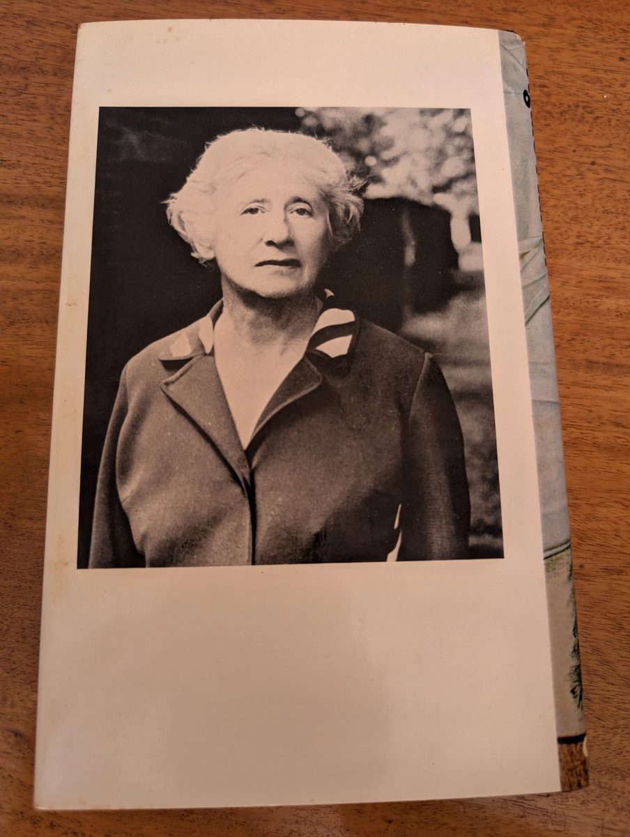 A photograph of the back cover of the 1974 UK hardback first edition of Ngaio Marsh's Black As He's Painted.