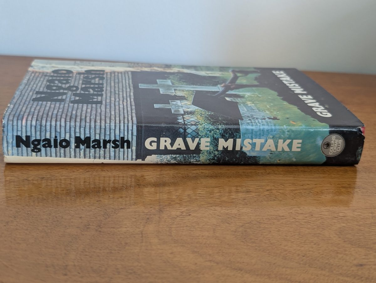 A photograph of the spine of the 1978 UK first edition hardback of Ngaio Marsh's Grave Mistake.