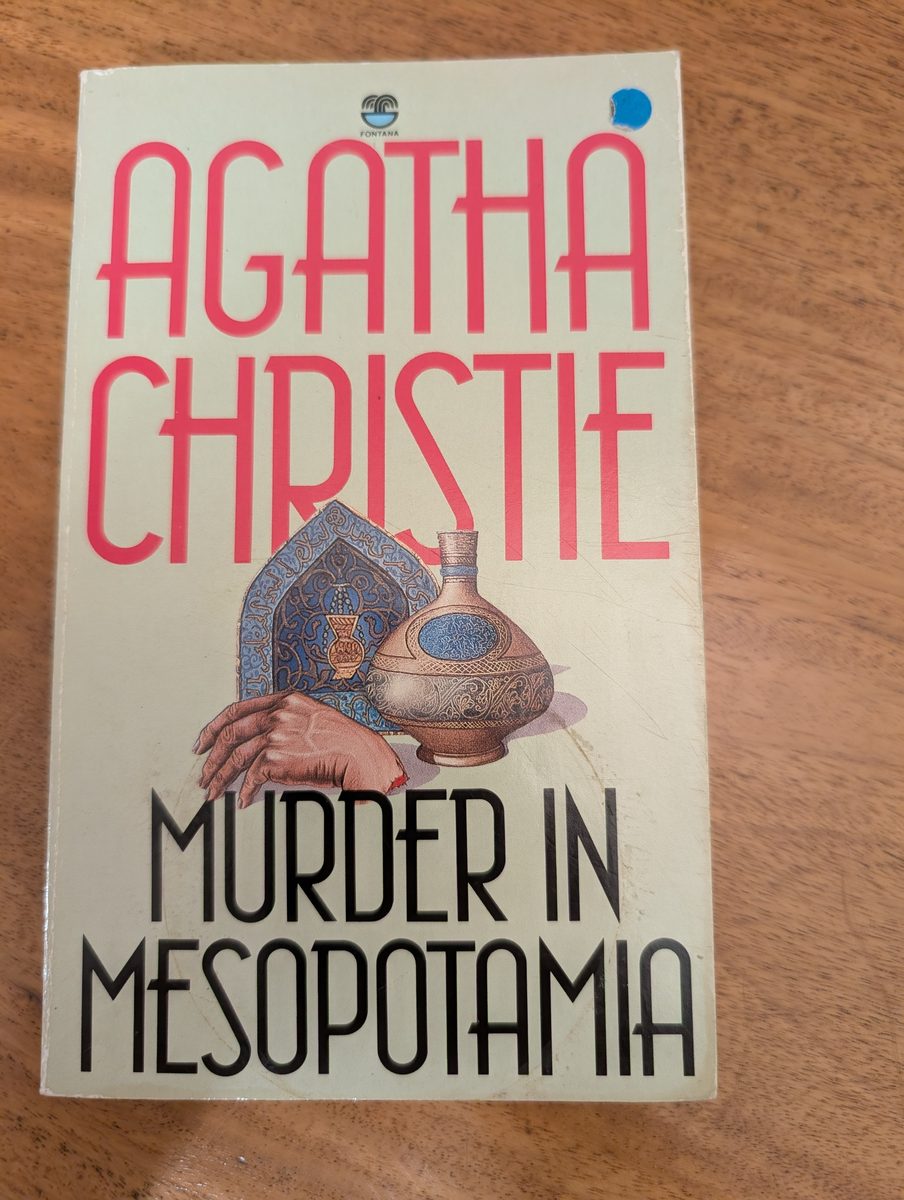 Front cover of Murder in Mesopotamia - Fontana/Collins 1987 paperback