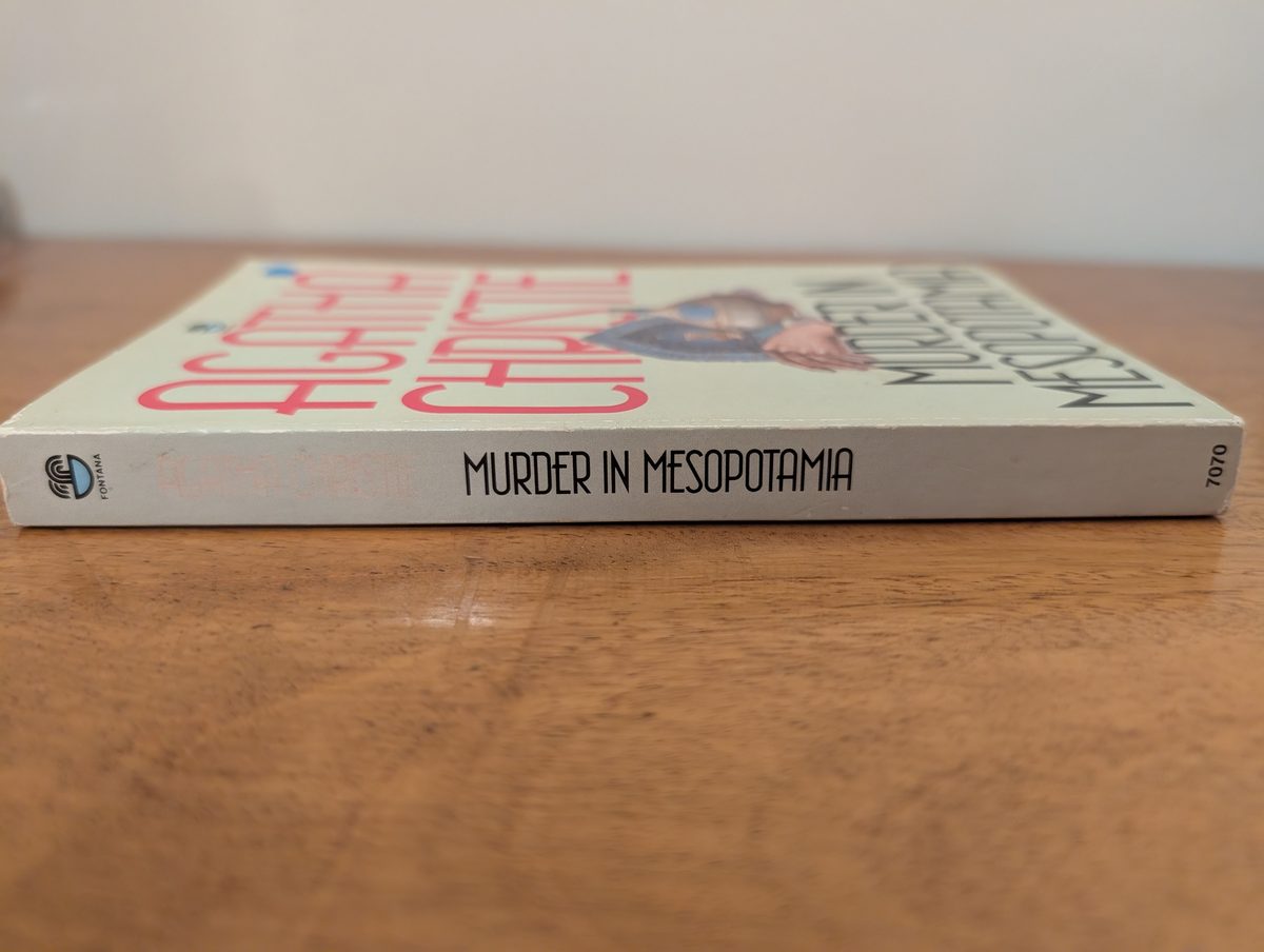 Spine of Murder in Mesopotamia - Fontana/Collins 1987 paperback