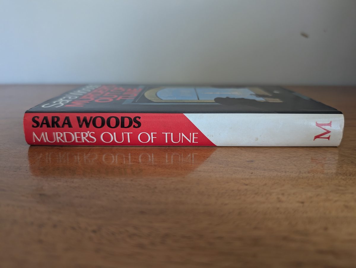Spine of Murder's Out of Tune by Sara Woods