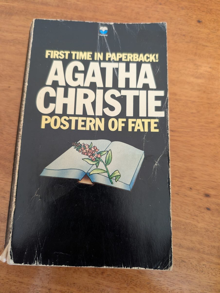 Front cover of Postern of Fate (Continental Edition) by Agatha Christie, Fontana 1974 paperback