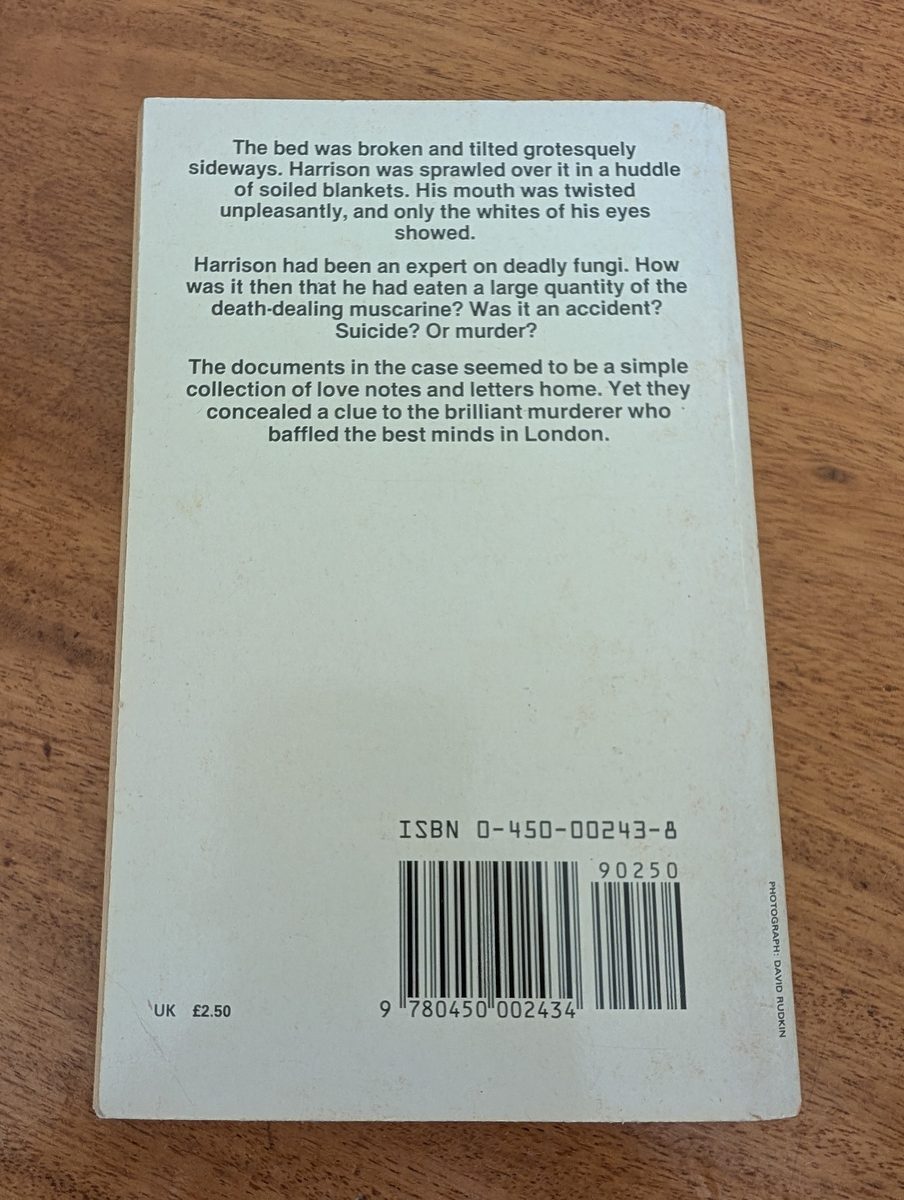Back cover of The Documents in the Case by Dorothy L. Sayers