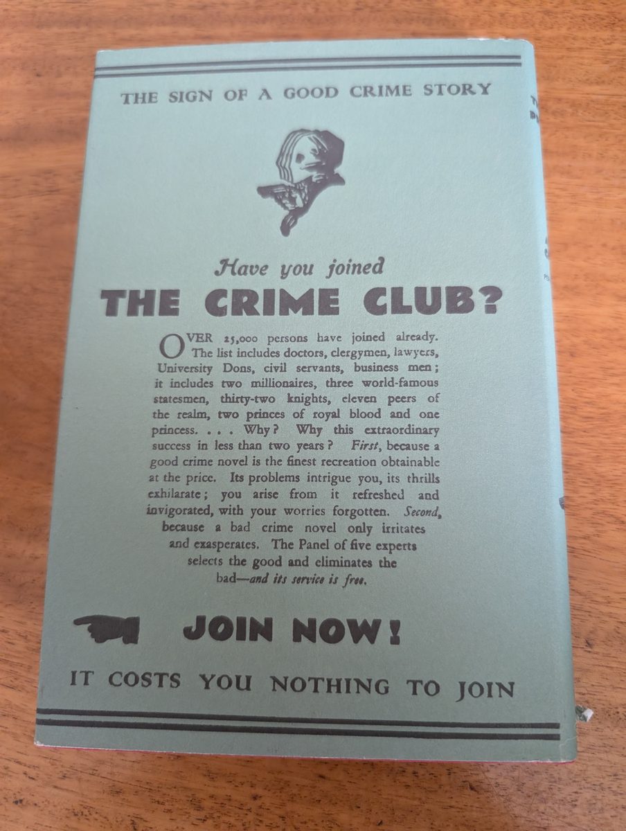 Back cover of The Thirteen Problems by Agatha Christie