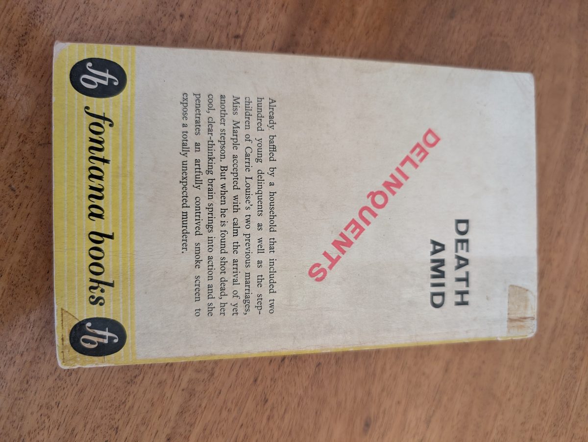 Back cover of They Do it With Mirrors by Agatha Christie