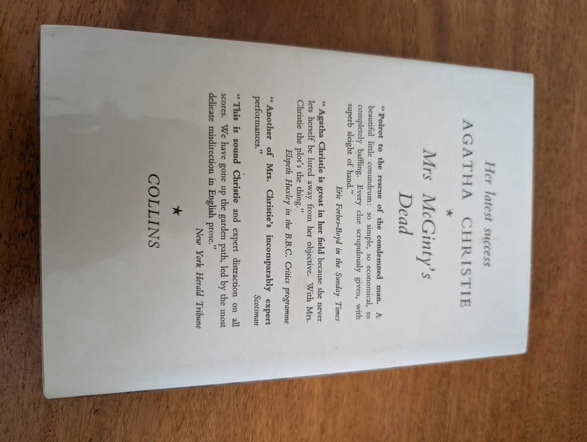 Back cover of They Do It With Mirrors by Agatha Christie